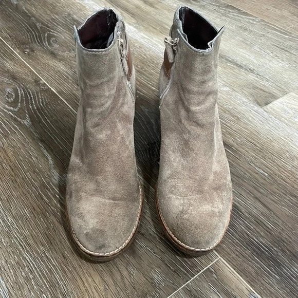 Cole Haan Martina Suede Tan Ankle Booties, size 6.5 - Picture 2 of 13